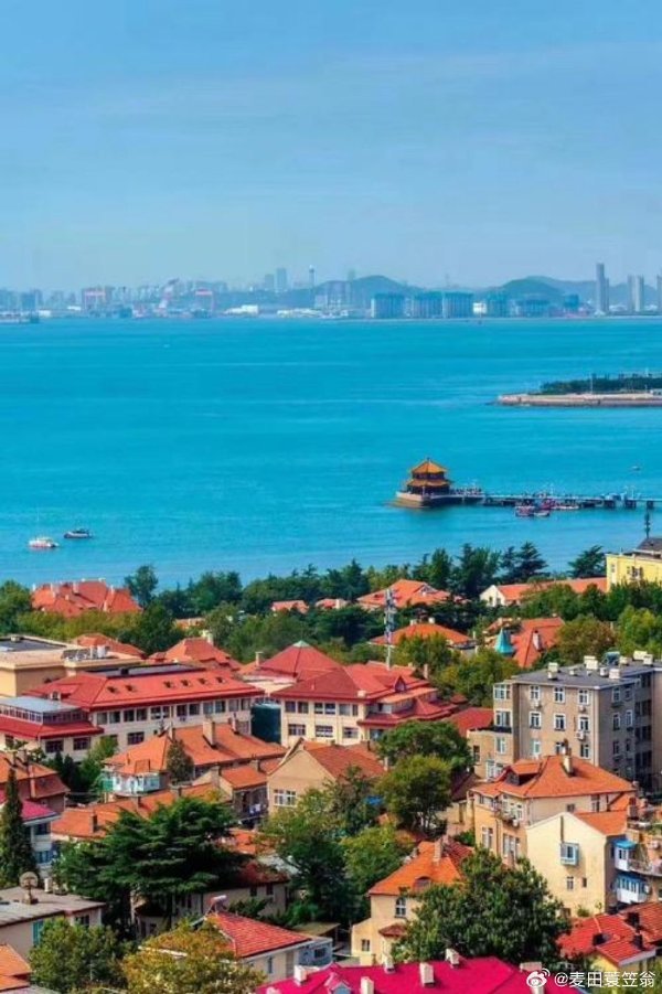 青岛让善意成为流动的光 一个城市最缺少不了的就是爱，这是城市的生命。爱心小面重新