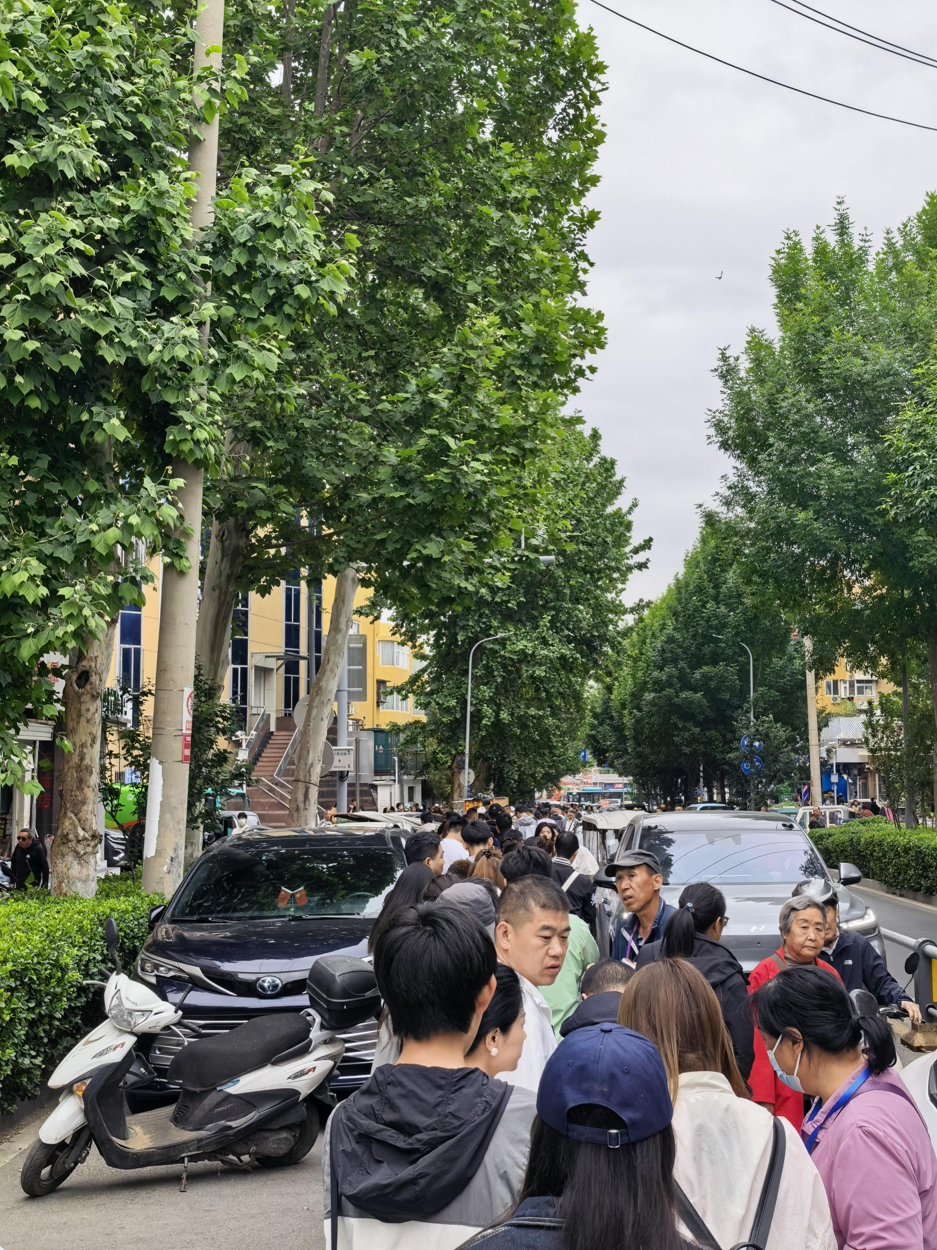 这个趵突泉有什么值得看的，排队排两公里