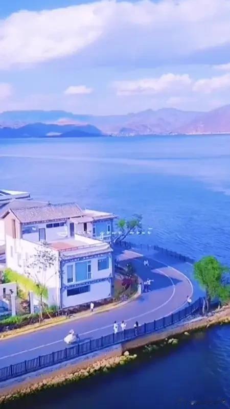 今年最想去哪里走走 今年最想去的地方还挺多。厦门就很不错，2月去刚好，能感受暖冬