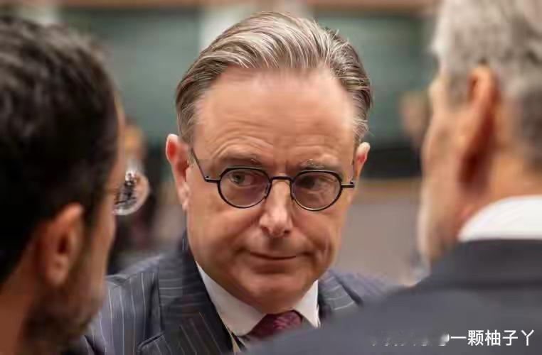 欧盟对俄立场不再铁板一块，内部分歧越来越明显。匈牙利一直是“刺头”，近期再次公开