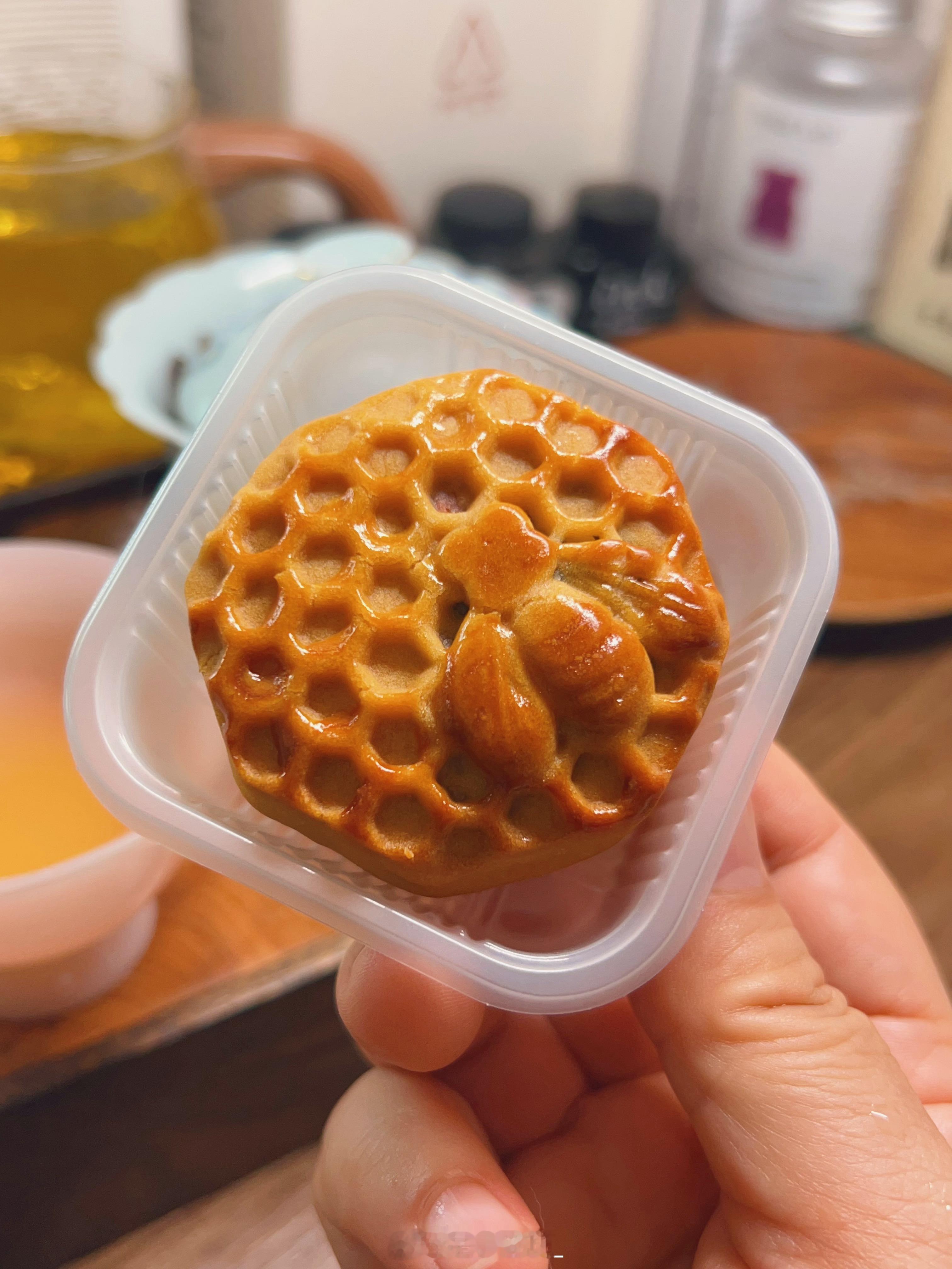自娱自乐，自己哄自己开心[哈哈] ​​​
