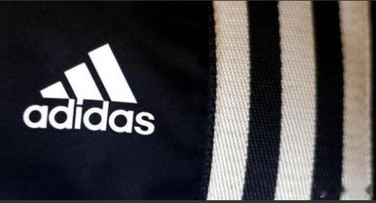 【曼联与阿迪达斯签下10年13亿美元天价合同】7月16日，尽管上赛季球场战绩惨淡