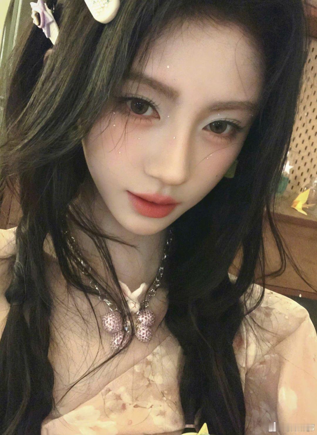 鞠婧祎  jjy鞠婧祎花间令 jjy鞠婧祎杨采薇“在某个不知名的角落许你岁岁平安