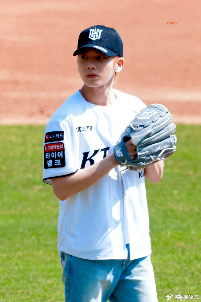 TXT姜太显开球TXT姜太显棒球开球 TXT姜太显开球，好干净清爽的造型！ 