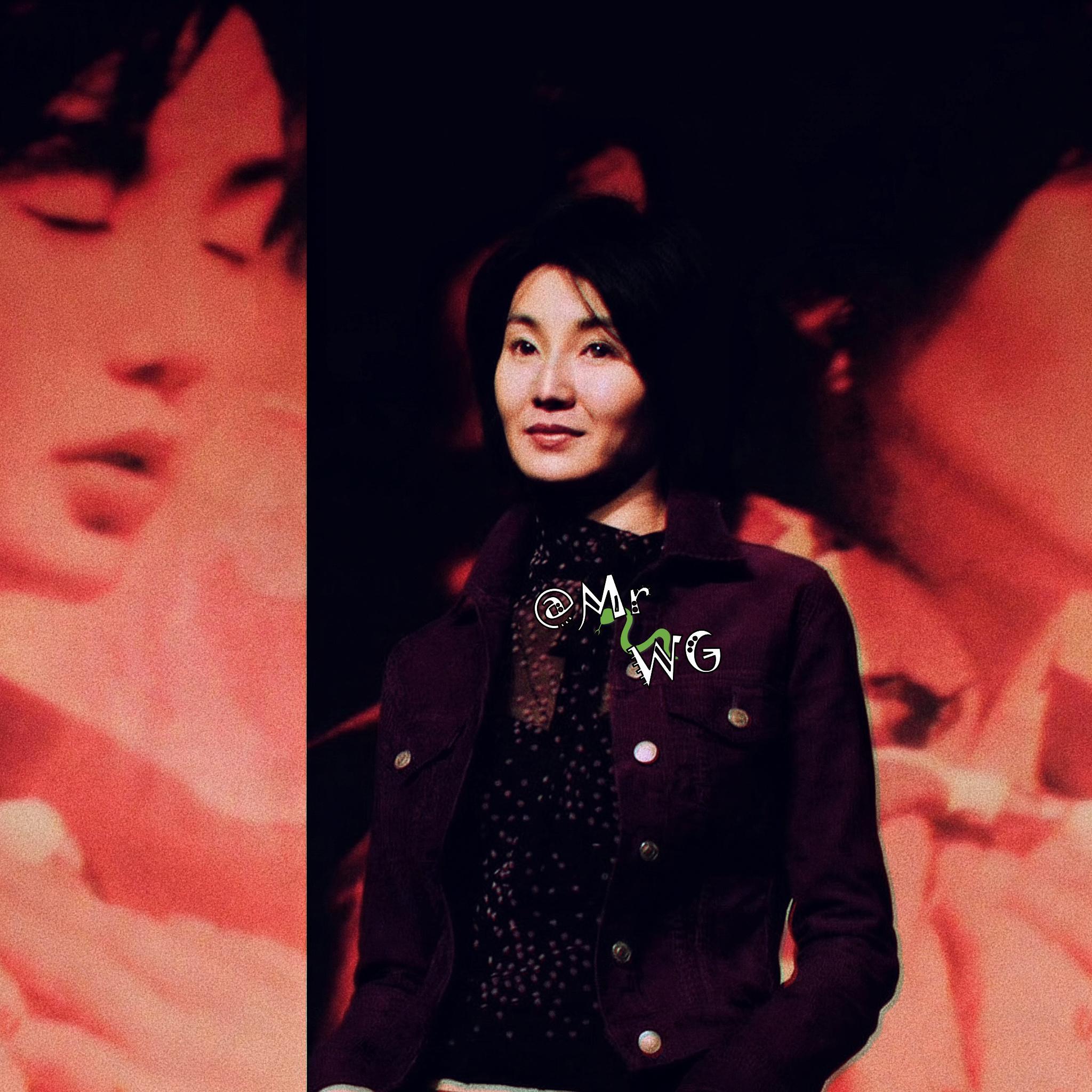 张曼玉独家扫描 张曼玉和她的“苏丽珍”——优雅的丝巾，和飒气潮酷的夹克，当年在台