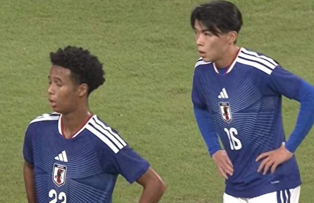 韩国1-0日本夺亚运四连冠，球员抱头痛哭，金牌背后藏着什么？