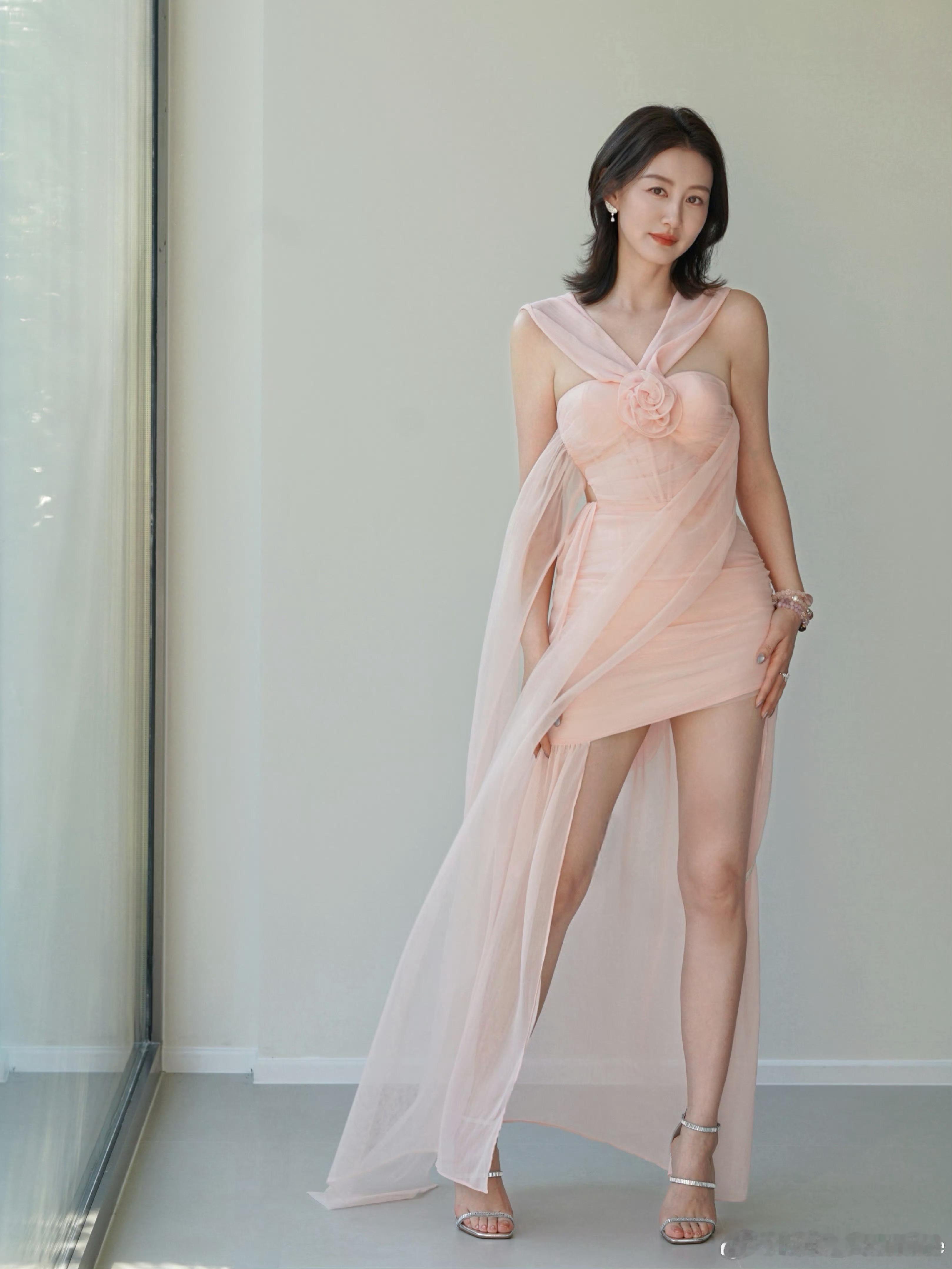 郭晓敏 🌸 春日粉系女神 