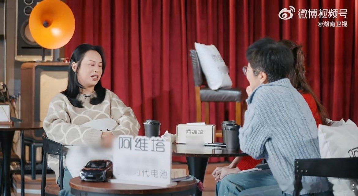 黄绮珊袒露年少时的感情伤痛 字字句句皆戳心！黄绮珊聊年少感情经历，曾执着于从他人