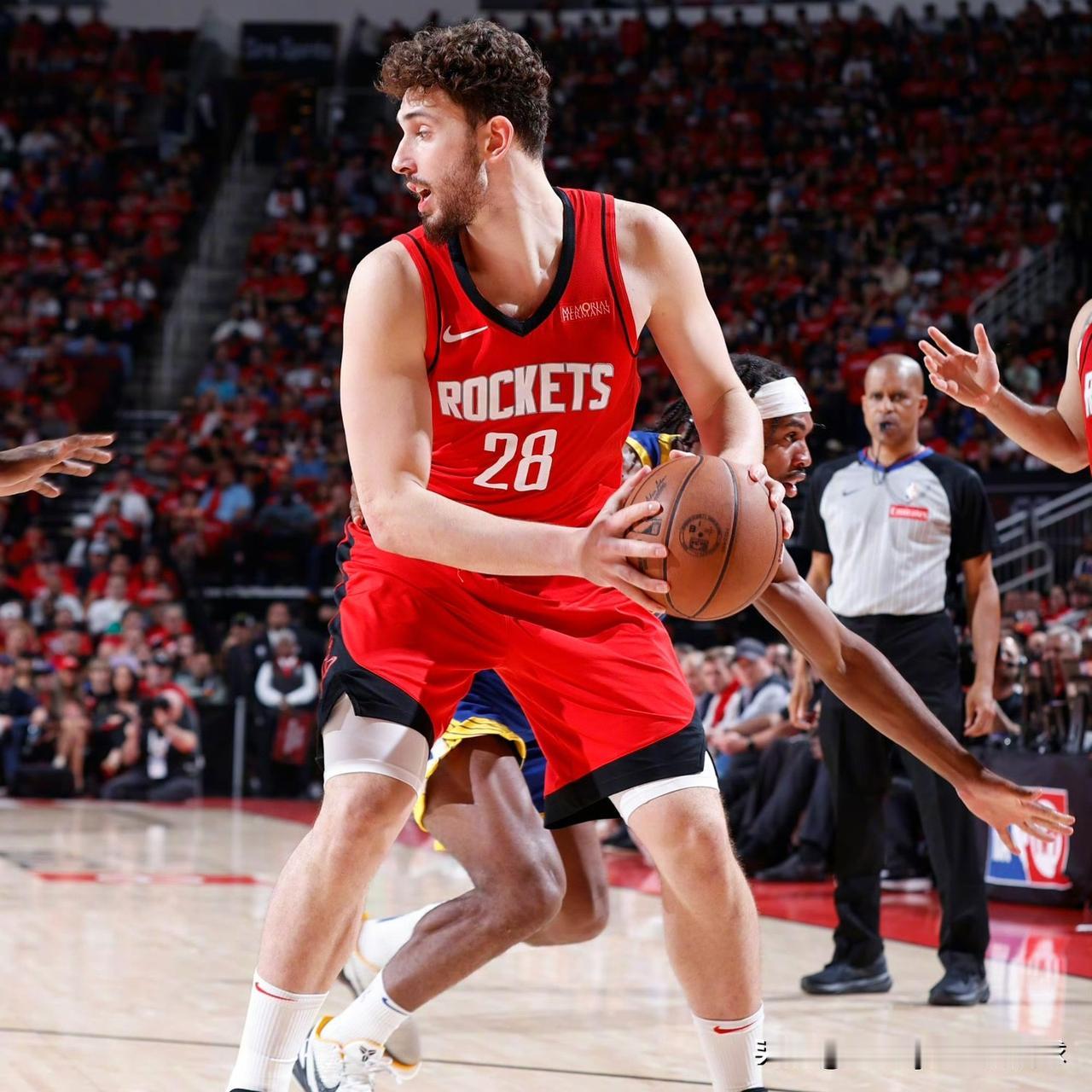 『就在今天！NBA 传来多则火箭队最新消息』

1、上场大胜太阳的火箭队继续迎来