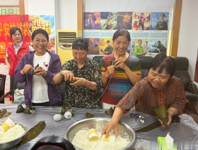 台州路桥用一颗粽子串起各族居民的邻里深情以粽为媒，联结同心！路北阳光社区开展端午