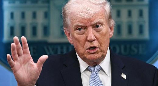 特朗普嘲讽中日韩不敢去海峡扫雷，又威胁中国军援伊朗后果严重

据俄罗斯卫星网报道