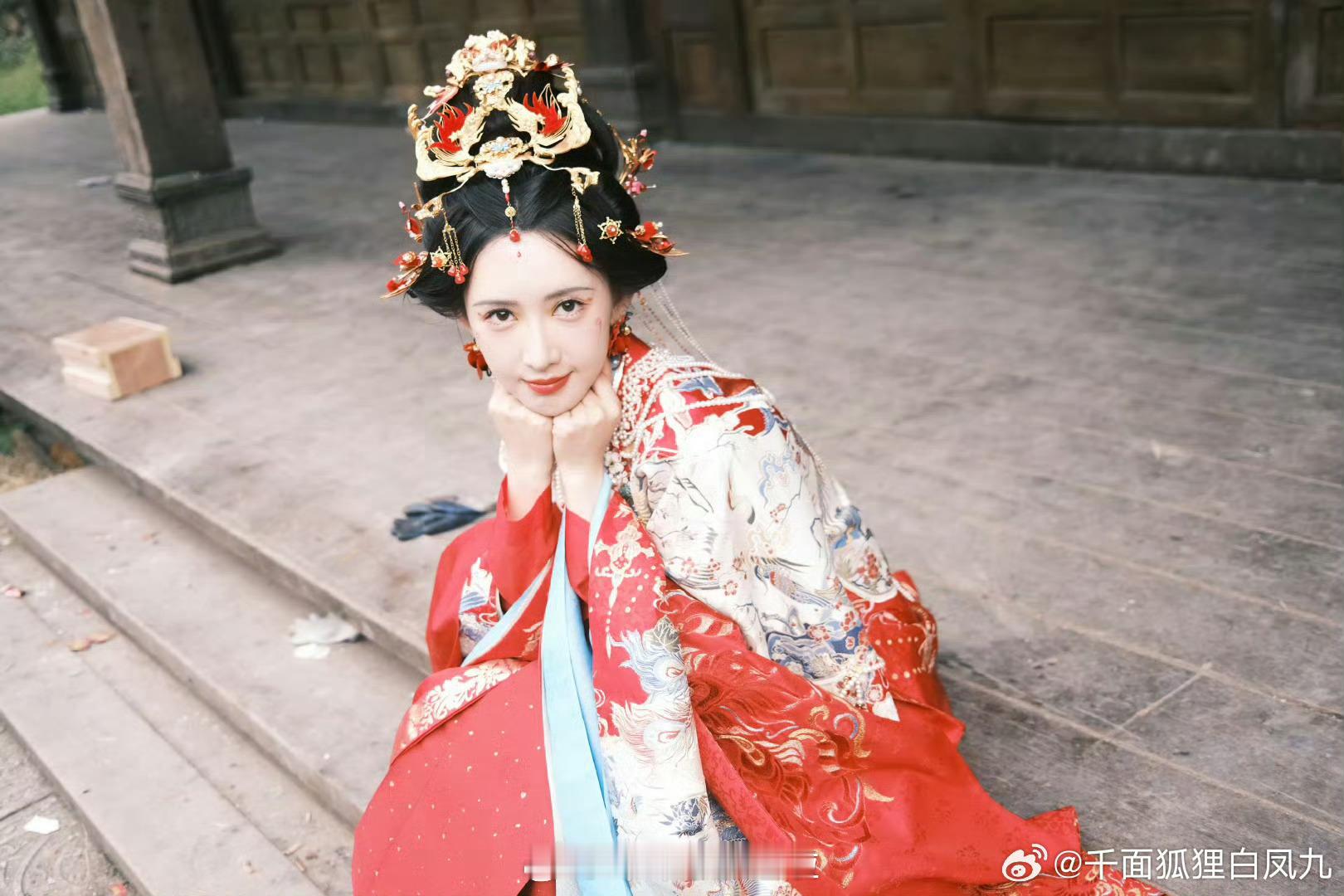 李奕臻 端阳帝姬红衣路透 哇趣，李奕臻这红衣路透真的太惊艳了吧，真的狠狠期待了哇