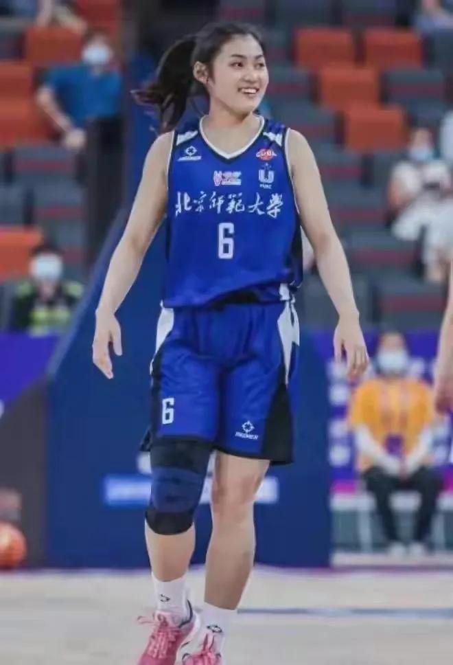 中国女篮最应该入选国家队的3名球员。张敬一在国内打打可以，在国际赛场高强度对抗下