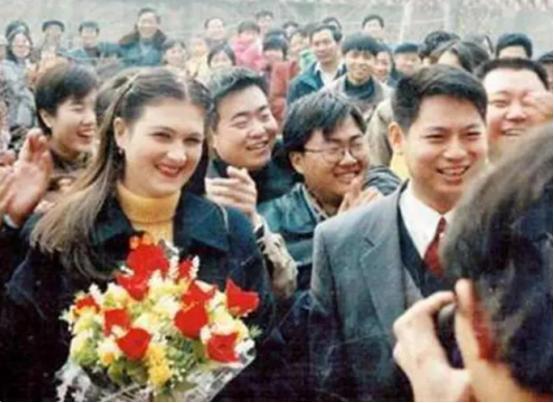23岁乌克兰女子，远嫁给河南穷小伙，婚姻8年，生下3个儿子，都上了乌克兰国籍，引