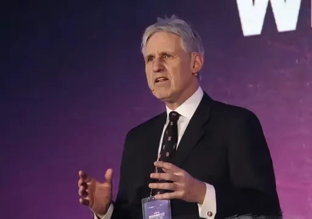 美国某大学教授，一直以来，长期在东方大国工作，他说，听到高市早苗扬言，如果台海发