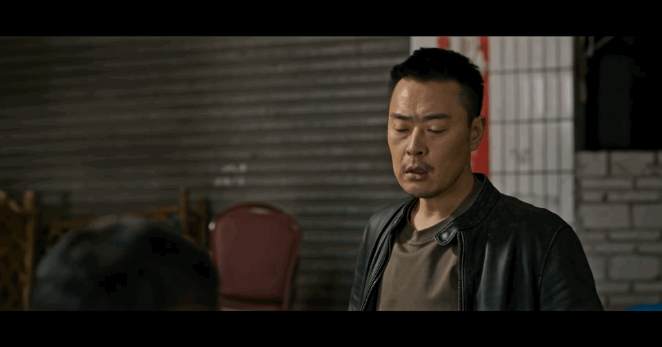 和尚这张脸一出就是妈生正气张桐一出场正气感拉满！《罚罪2》苏洪宝为护麦洪超下线，