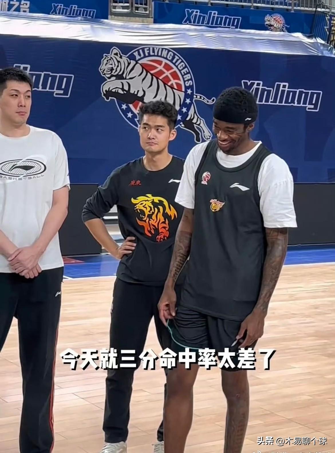 广东男篮惜败新疆男篮：谁是卧底？
广东男篮客场挑战新疆男篮，最大分差接近20分。