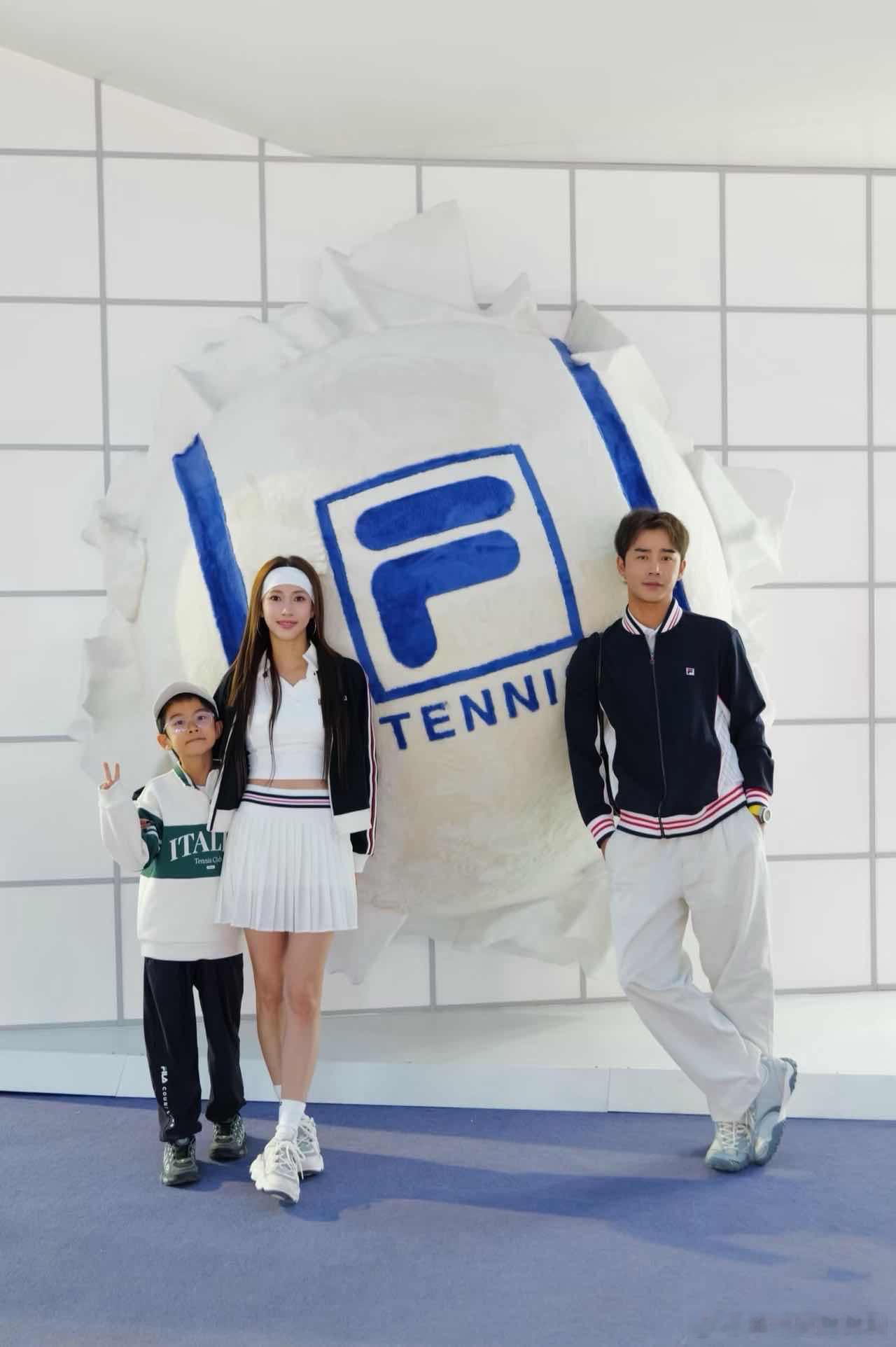 中网真的是大型亲子乐园 好多明星家庭全“装”出动 在现场捉到弦子、陈燃、梅婷三组