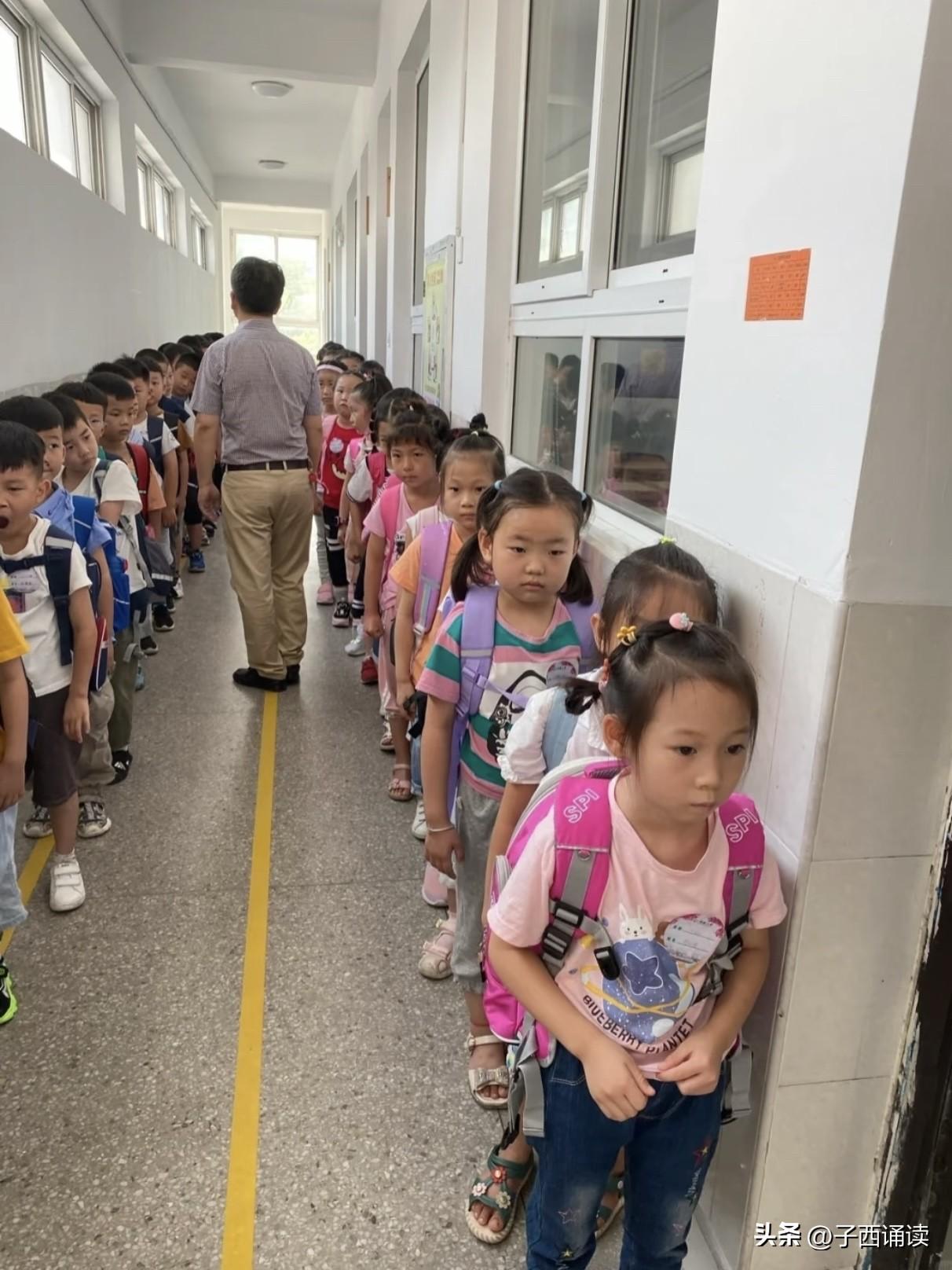哈哈，看看这些小可爱，一个个还带着幼儿园的天真和稚气，即将踏上小学阶段的新征程，