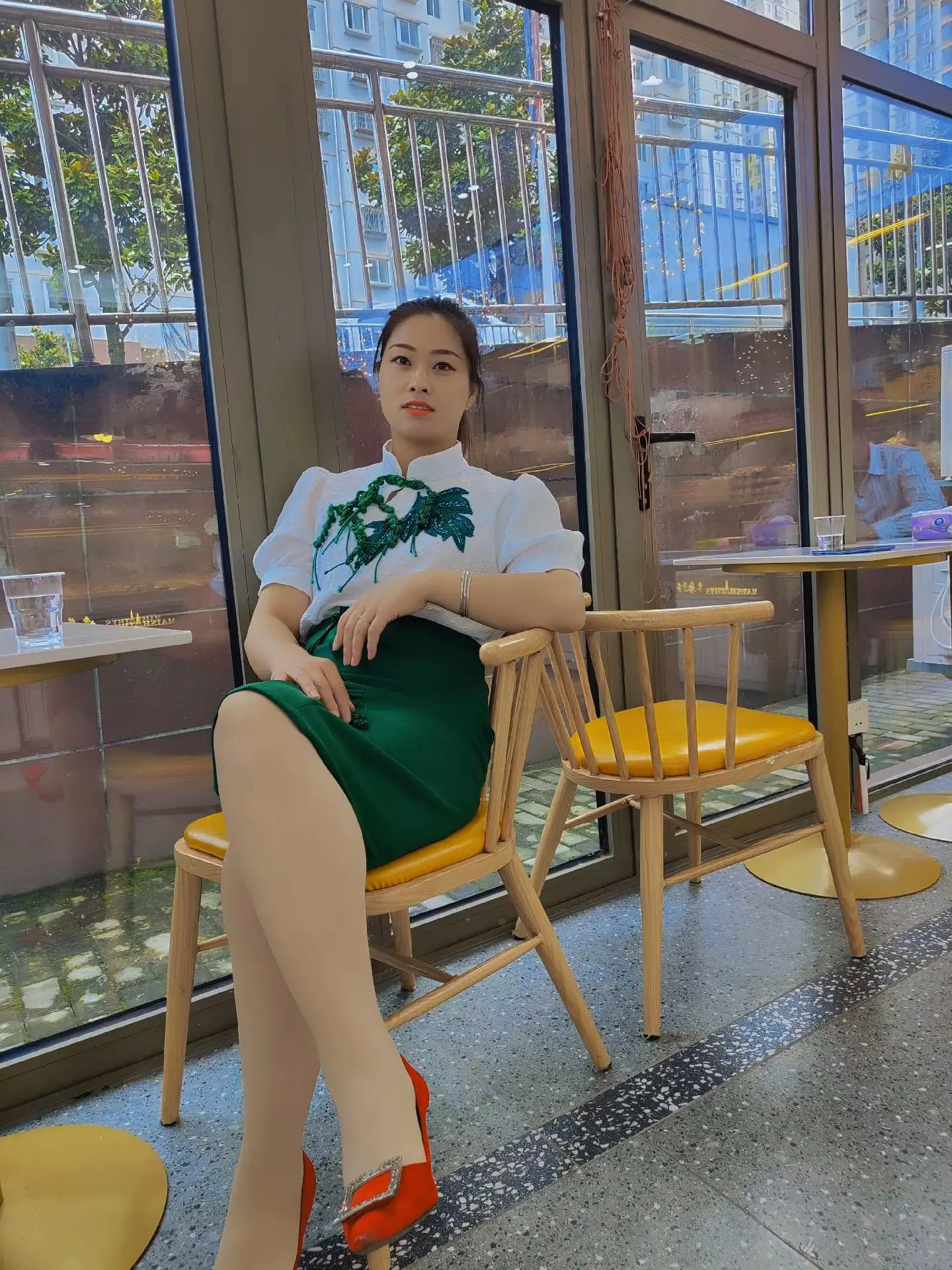 劝不动，拦不住的，那就是命。但凡一个人拼死都不听劝，那说明这条弯路，他...