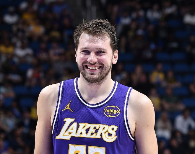 【一般一般，联盟第三】在湖人客场面对联盟倒数第一的步行者对决，东契奇打满首节12