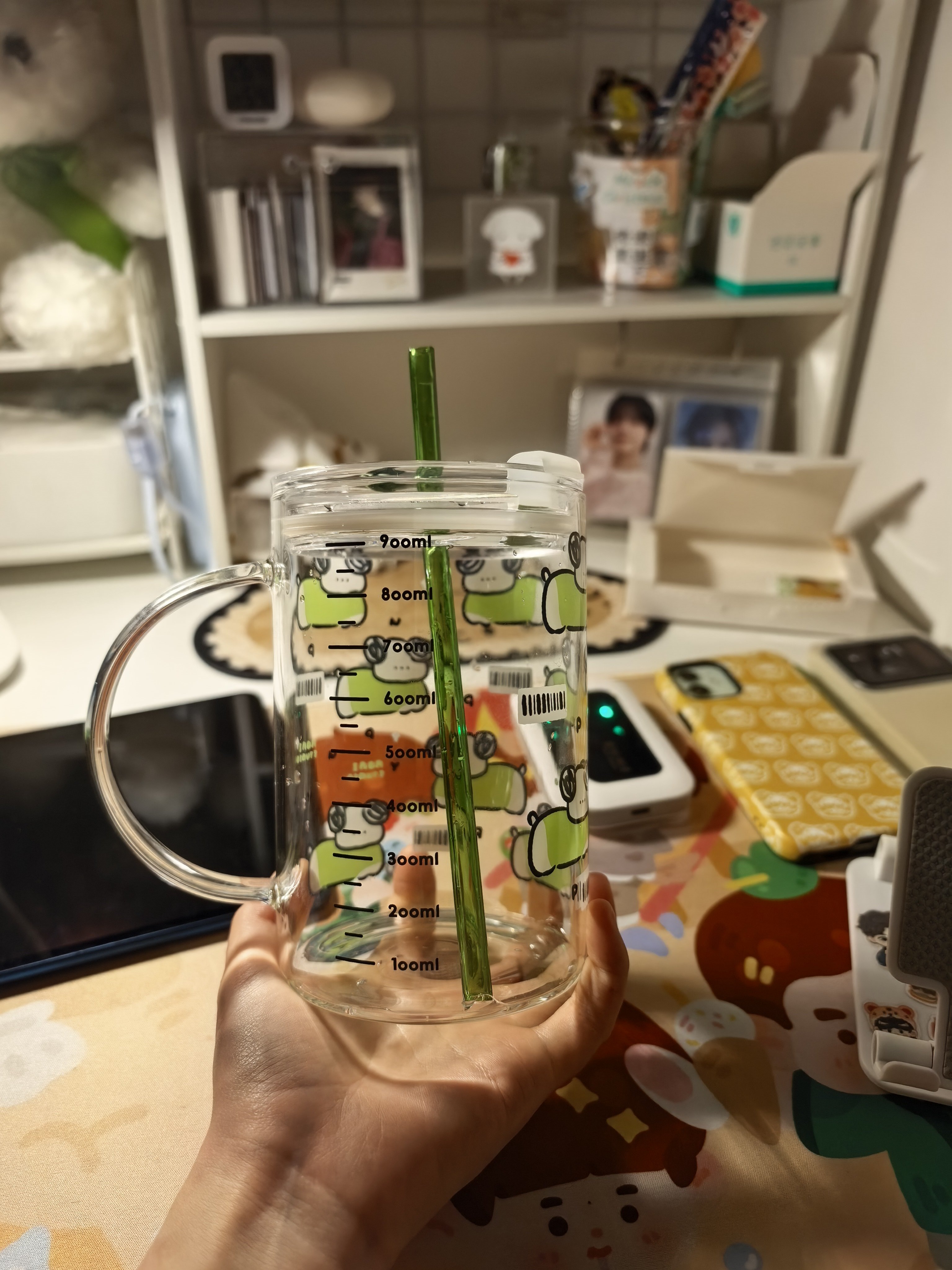 用这个杯子每天能喝好多水（对比之前，之前一瓶500ml的能喝两三天🌚）依旧不敢