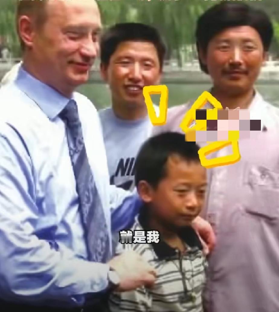 5月20日，普京与26年前抱过的男孩又见面了，2000年普京第一次访问我们时遇到