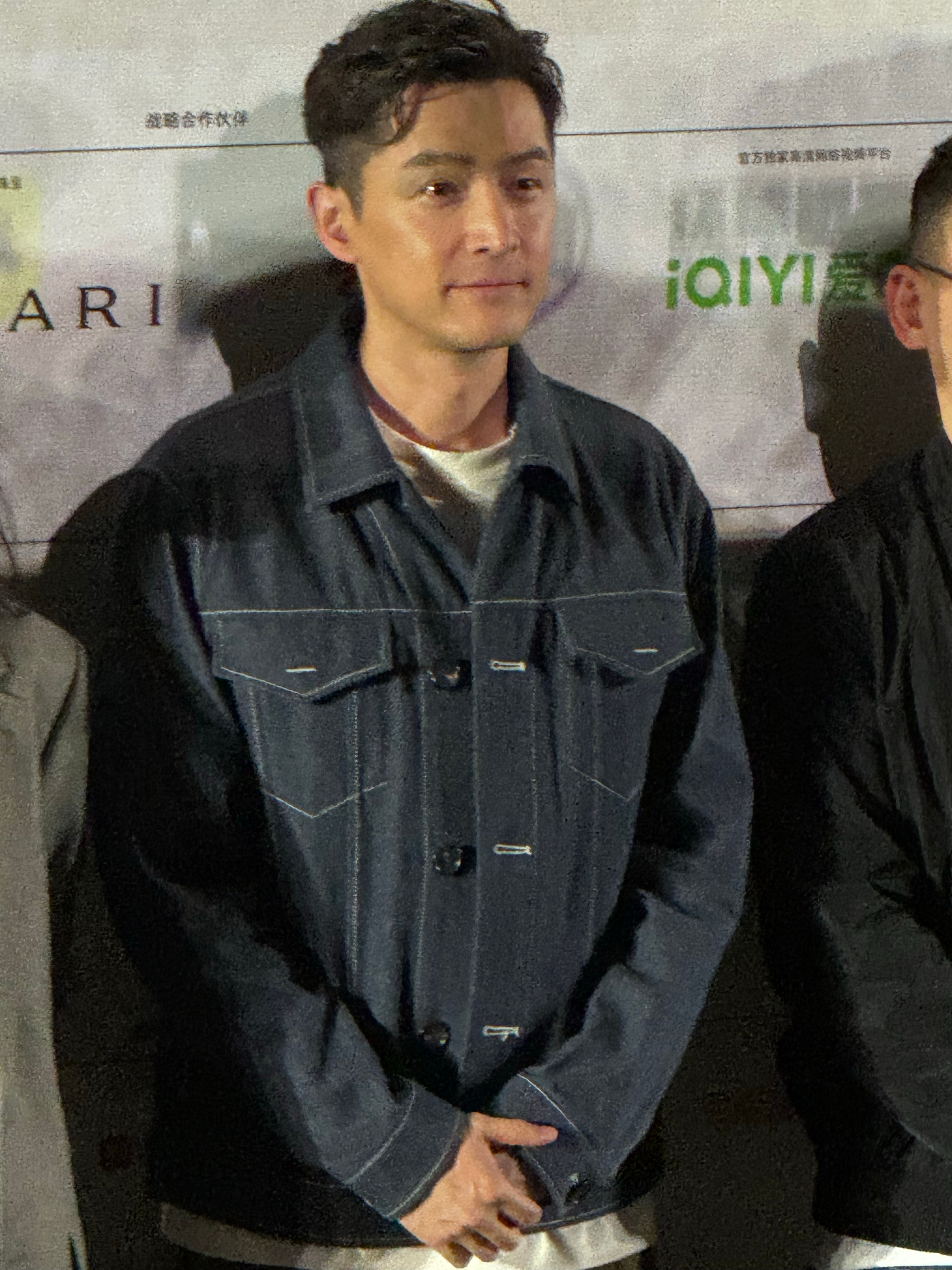 #北影节走走停停全球首映# 胡歌不仅能演帅气宝总，也能演接地气的失意中年人，喜剧