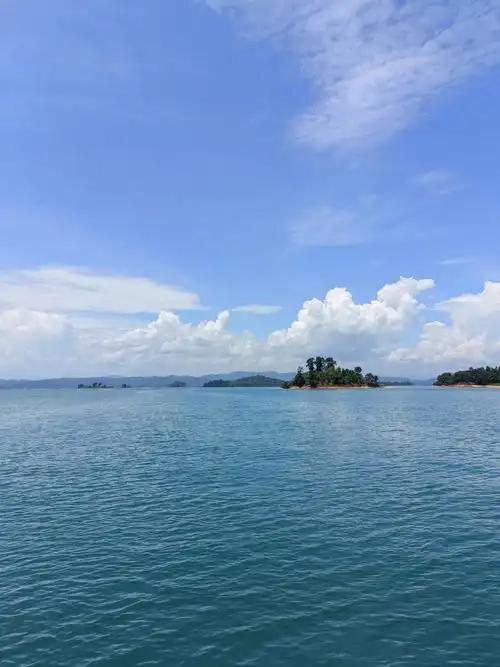 研究女人多年，发现一些现象。

不一定准确，仅供参考。

首先女人只要不背叛就是