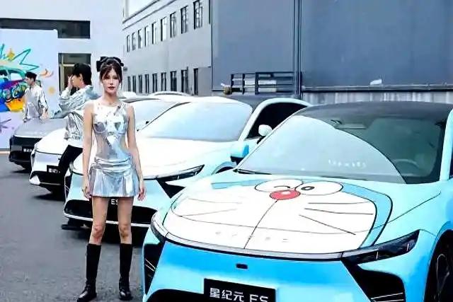 星途双车推出限时优惠，星纪元ES上市，ET表现亮眼

清晨，停车场没什么人，只有