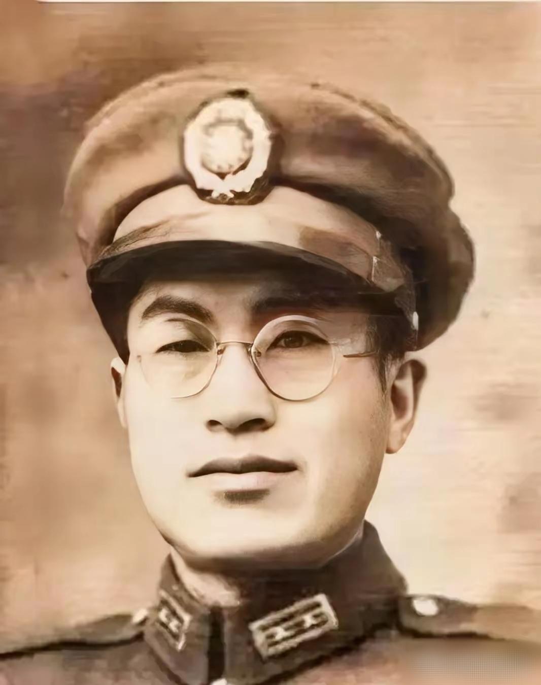 1934年，国民党一高级将领在旷野上残忍枪杀500多个手无寸铁的红军战士，蒋介石