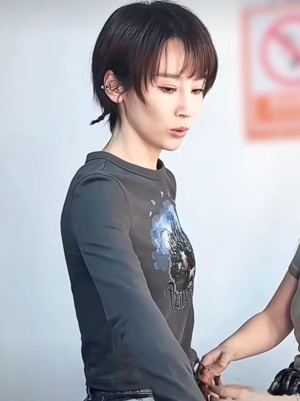 【楠楠姐】耳夹诶。。好俊。。 