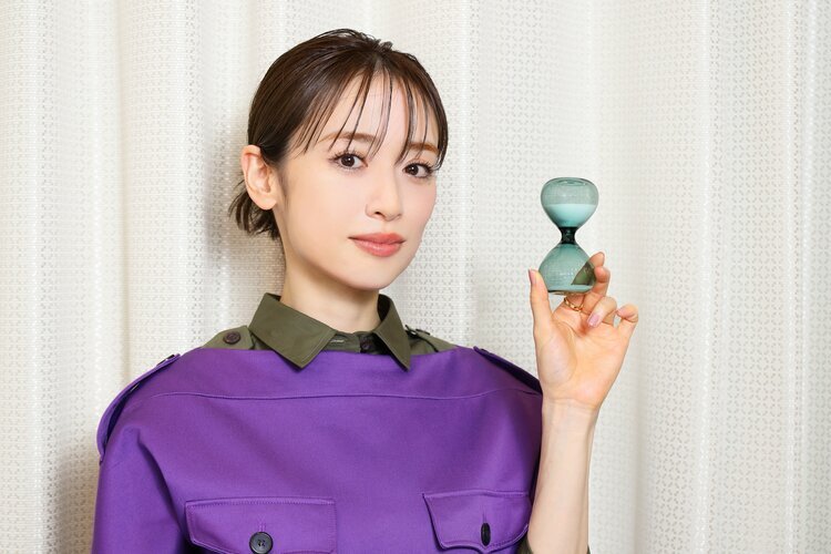 日娱新闻泉里香 泉里香 杂志《双叶社 the change》采访美图 