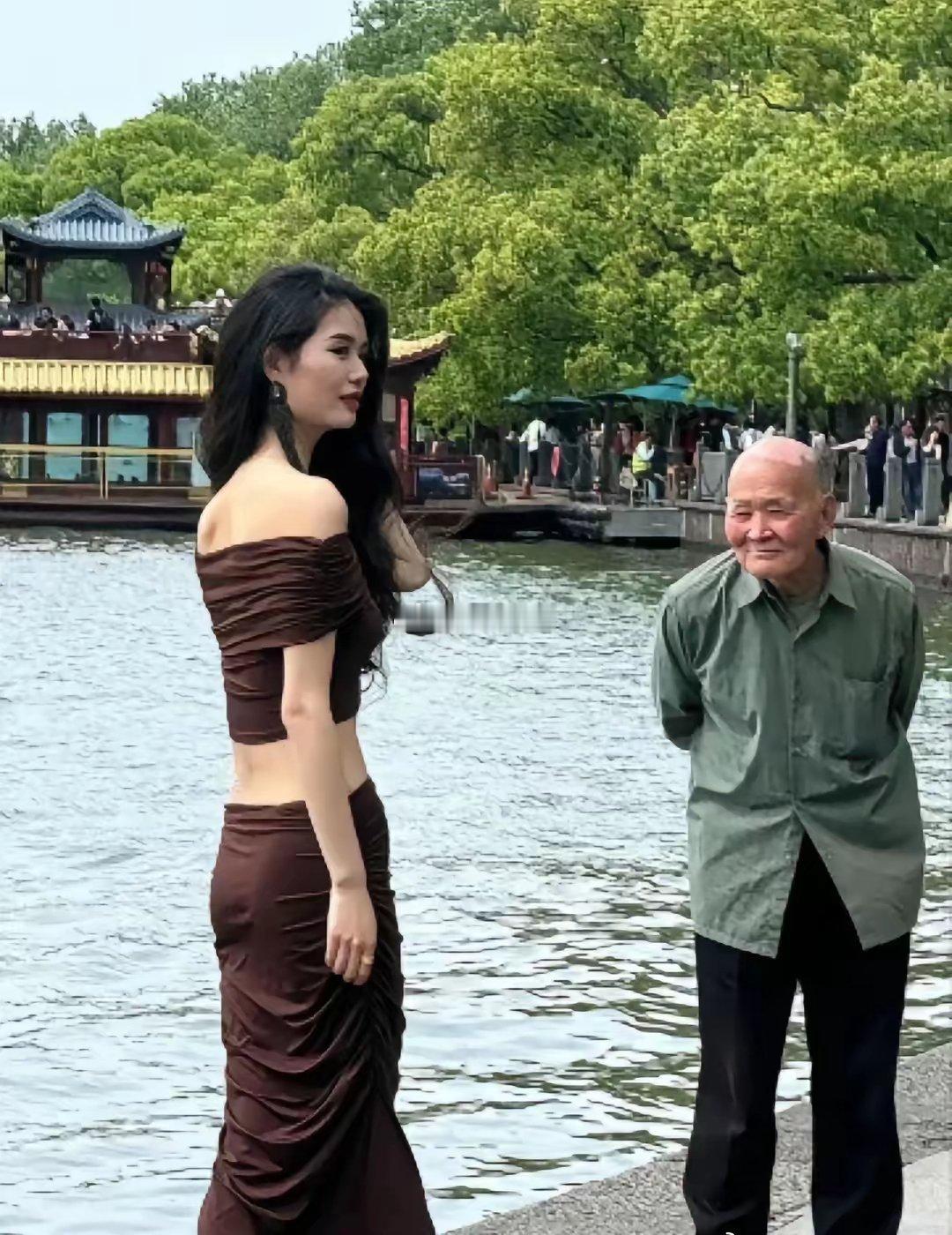 电视上看着一般，真人巨漂亮