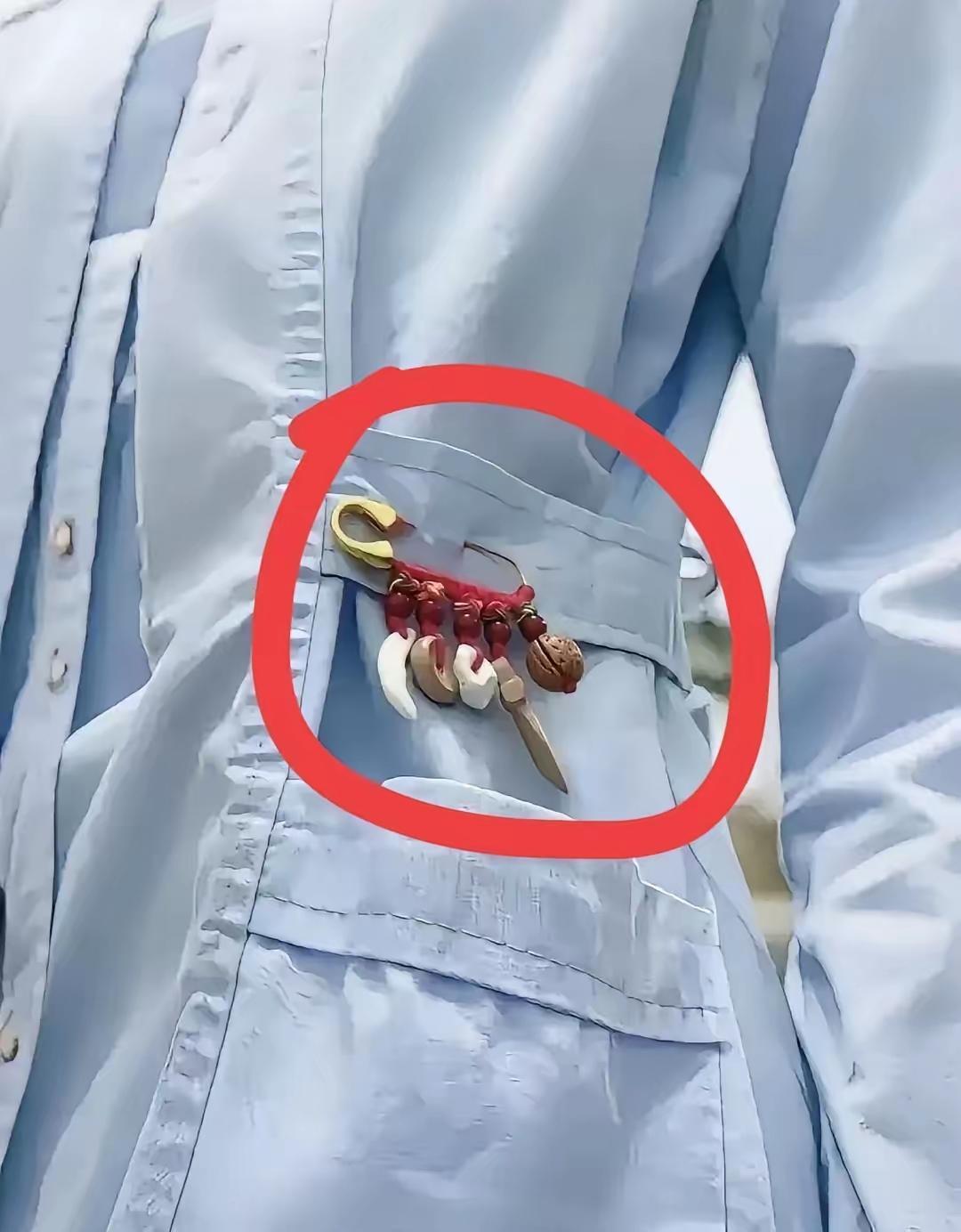 谁知道护士身上这个东西是干嘛的呢？