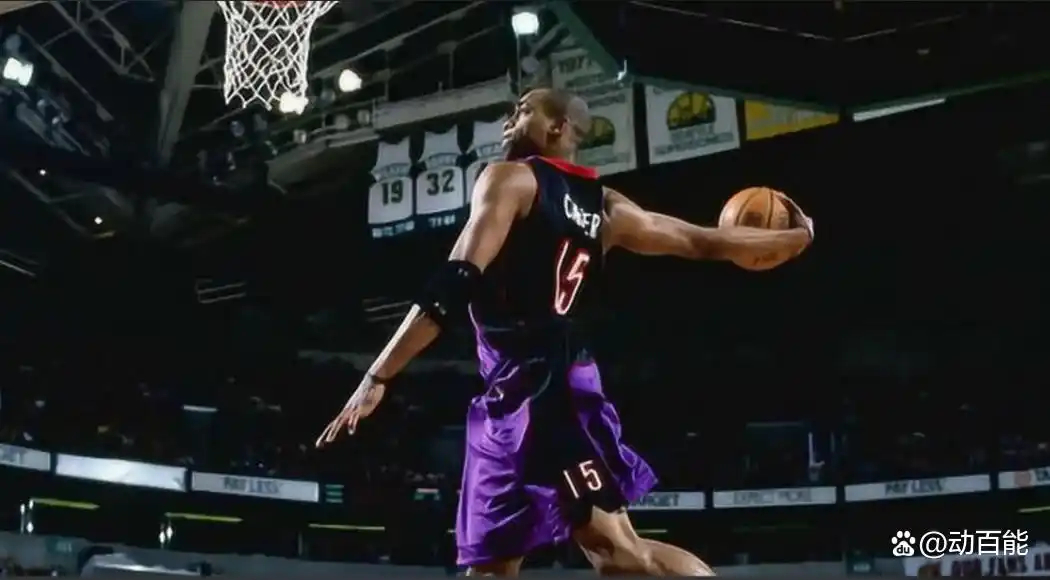 魔术以123比107力克活塞，豪取三连胜。 此役，魔术当家球星保罗·班凯罗迎来爆