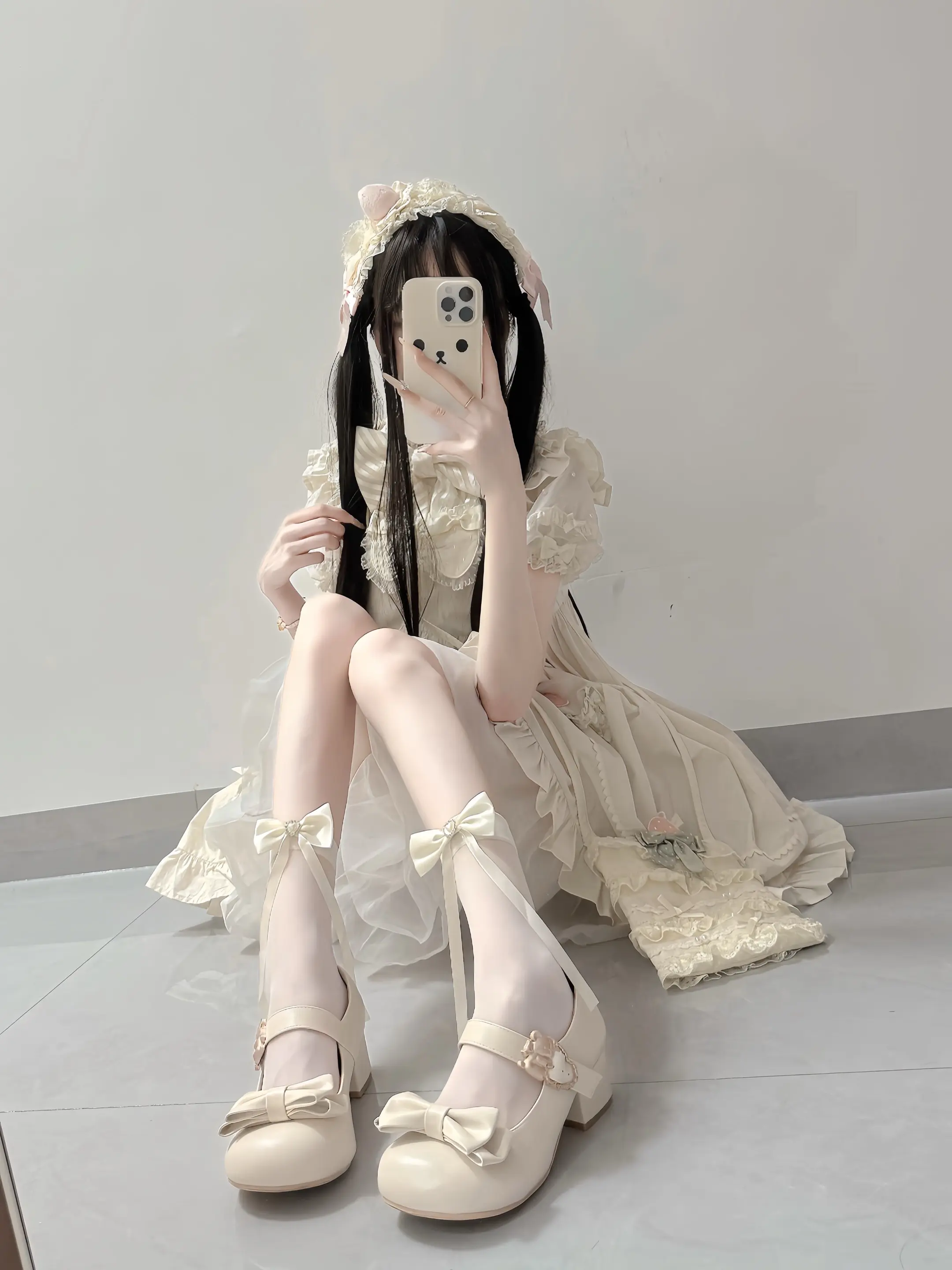 你时而忘记自己的痛 然后继续幻想被爱