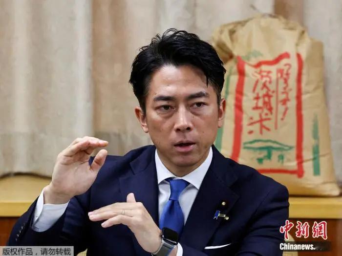 小泉进次郎参拜靖国神社，日本自民党高层首次集体参拜
 CCTV国际时讯消息， 8
