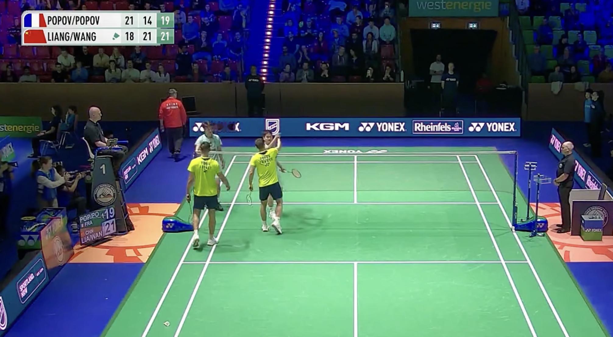 梁伟铿/王昶🇨🇳 18-21、21-14、21-19 🇫🇷大波波夫/小波