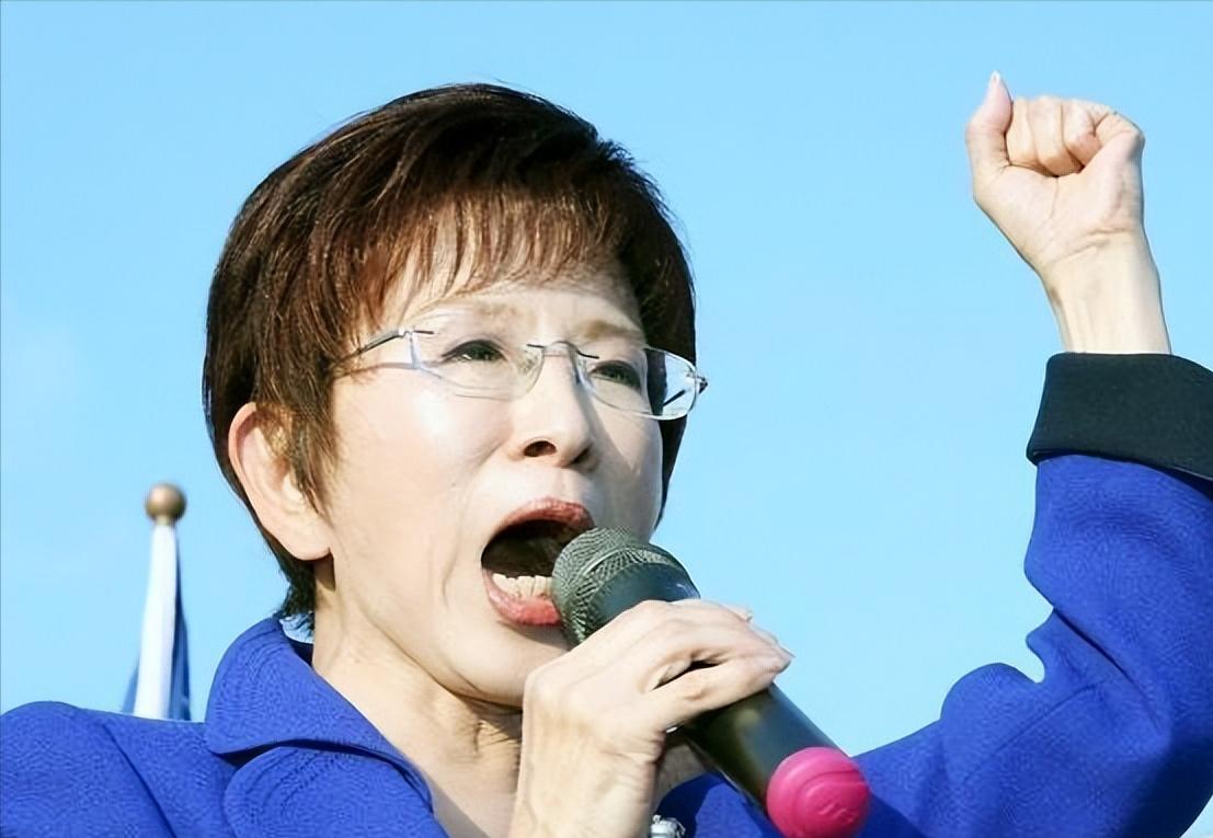 洪秀柱终于坐不住了！

今天她发出声音，指出网上说她站队某个人的说法是不实信息。