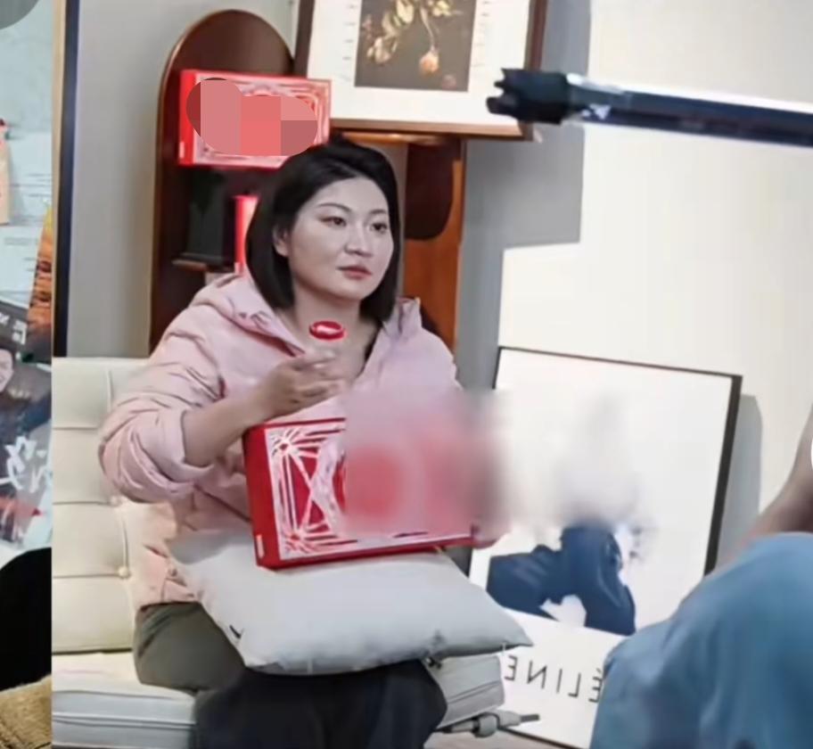 面相是真的骗不了人的。
正如网友说的那样，王暖暖一看就是那种非常精明的人，她又怎