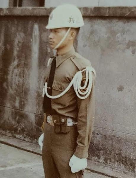 国民党军退守台湾之后的帽子怎么变成了这个样子，
像个水壶内胆，
一直很奇怪，这是