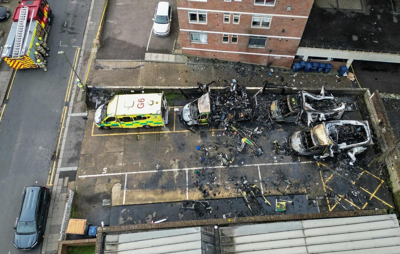 伦敦犹太社区四辆救护车遭纵火

居住在拥有大量犹太社区的伦敦戈尔德斯格林居民们称