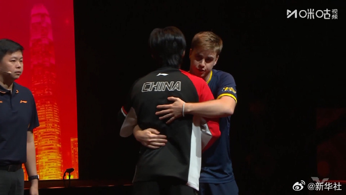 【#王楚钦退出香港总决赛#】 据WTT官方消息，WTT香港总决赛男单半决赛，王楚
