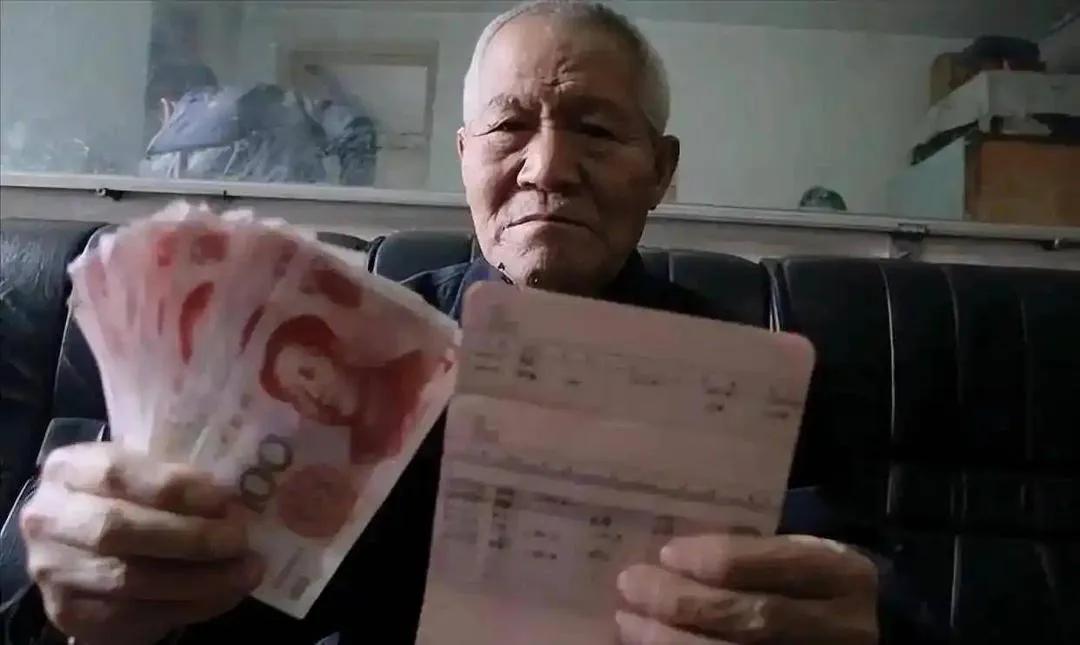 8月5日：老人去世后，银行卡有密码也取不了钱？没办继承手续，家属跑到柜台也白跑