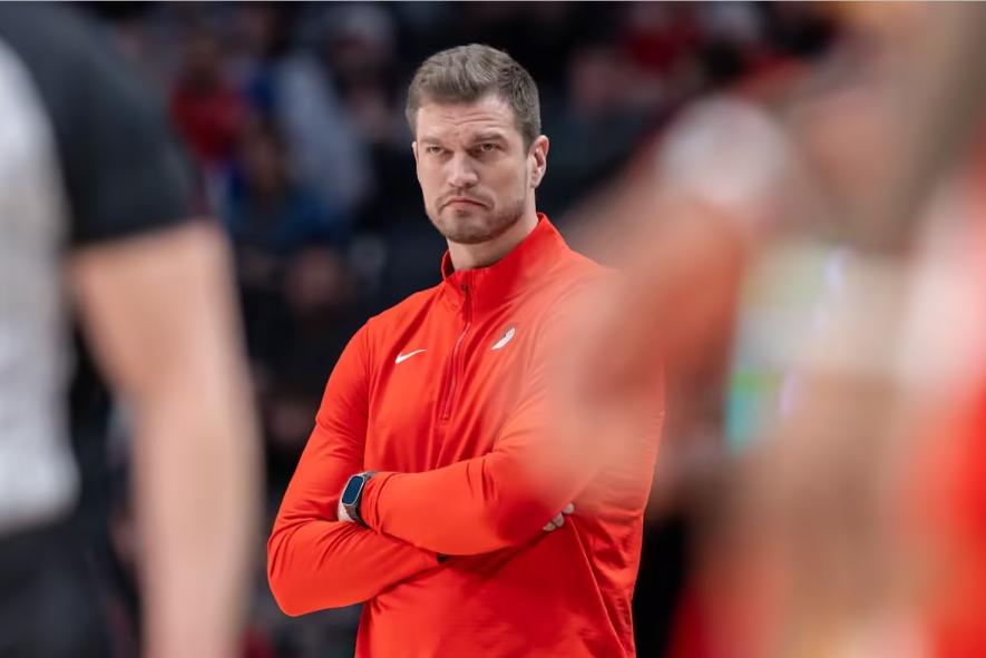 42.5亿美元收购开拓者队的新老板汤姆·邓登，竟只愿为球队主教练开出100万美元