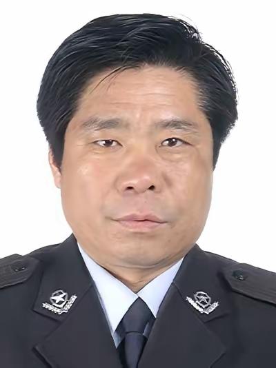 管宜新，1965年1月出生，汉族，中共党员，二级警督警衔，生前系山东省临沂市兰陵