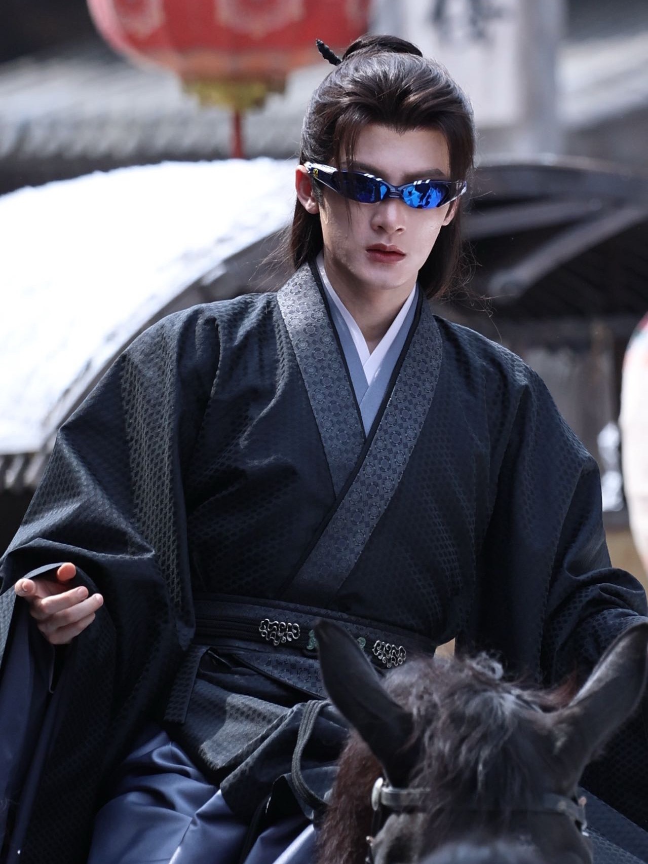 古人戴墨镜哎，好帅檀健次谢却山