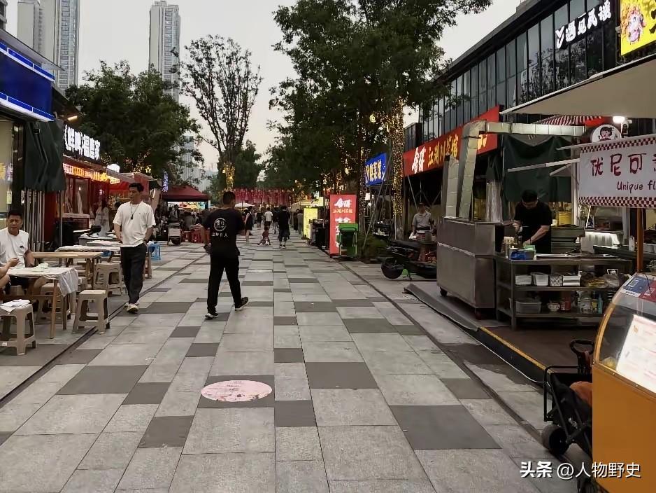 现在的生意有多反常？
烟酒卖不动能理解，连米面油、大白菜都卖不动了，挂面销量甚至