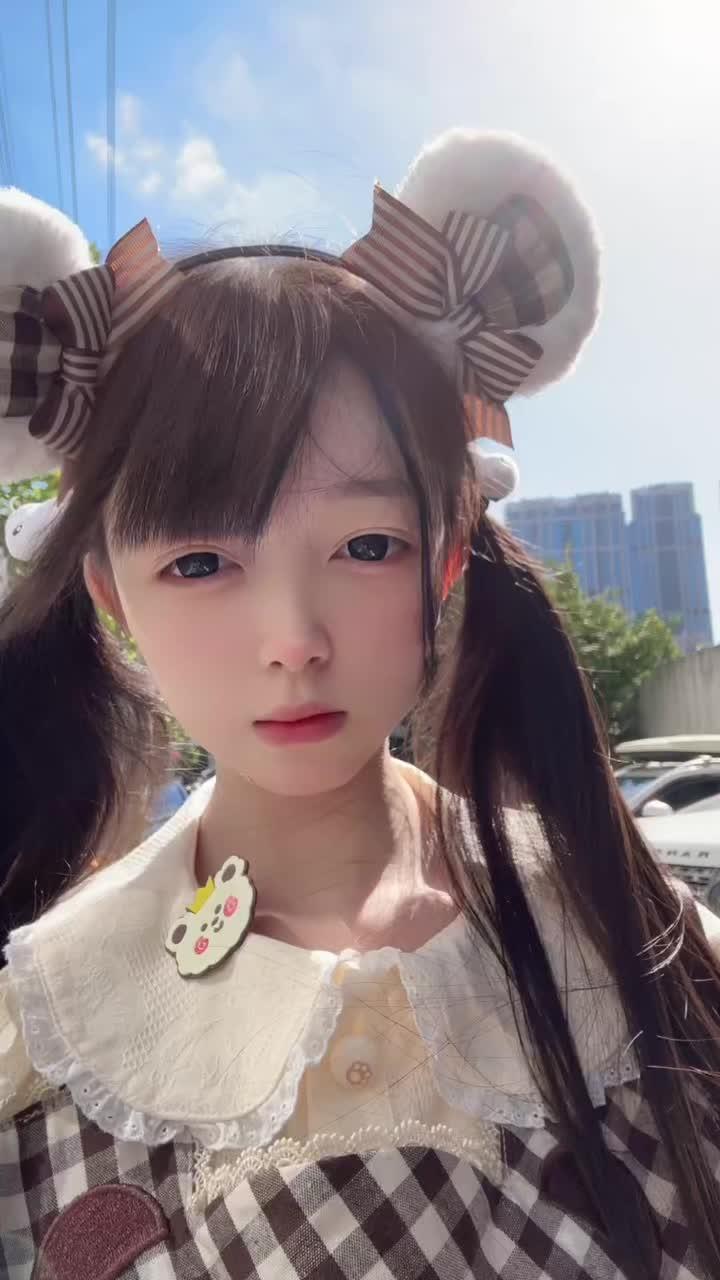 该怎么开口呢 是说天气还是说我好想你